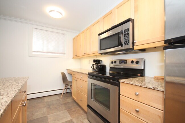 Photo - 10172-10113 113 St Unit 1