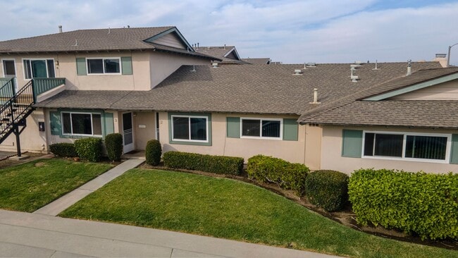 Building Photo - 16581 Sabot Ln Unit 16581 Sabot #2