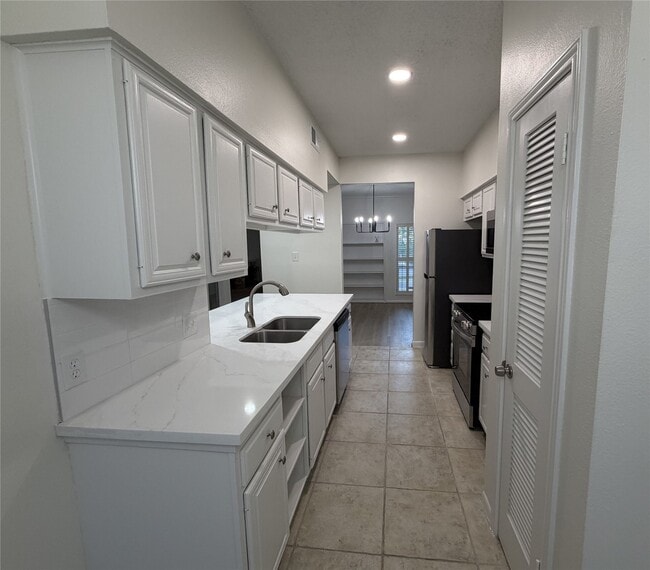 Photo - 1025 Fountain View Dr