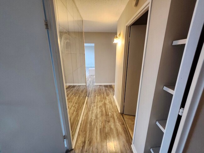 Photo - 411 Ellerdale St Unit 504