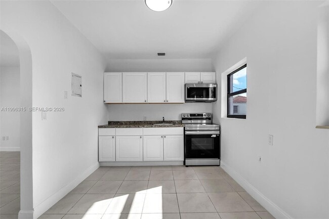 Photo - 130 SW 31st Ct