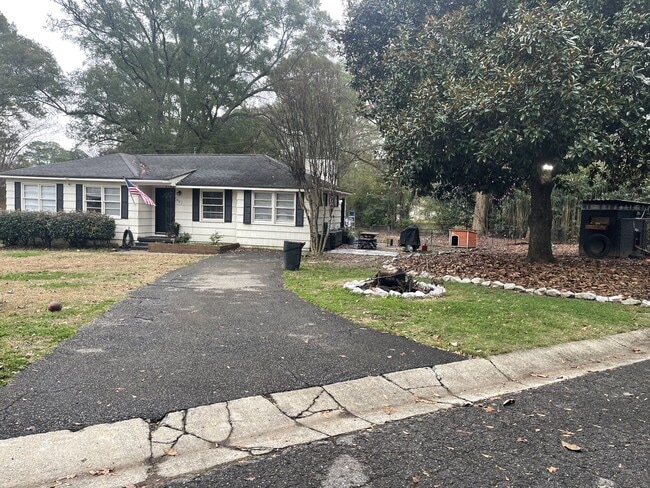 Photo - 621 Greenhill Dr