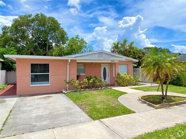 Building Photo - 3112 W Tampa Bay Blvd Rental