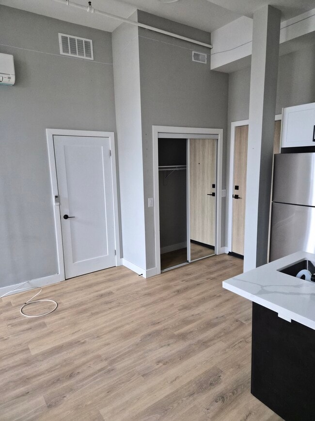 Photo - 51 King St W Unit 202