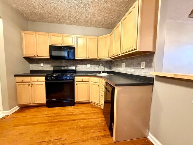 Photo - 2614 Larkins Wy