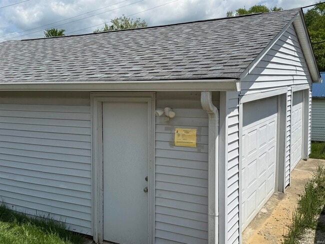Photo - 910 N Maple St