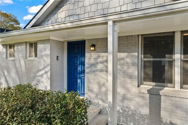 Photo - 2634 Birch St