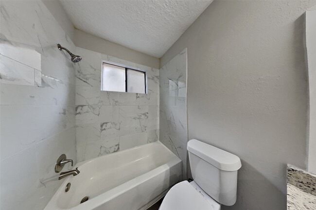 Photo - 26 Pinewood Forest Ct