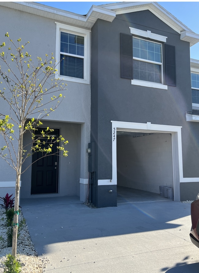 One car garage
