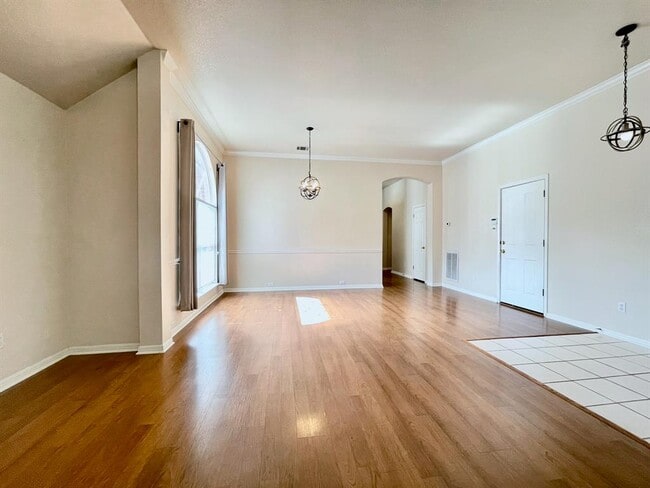 Photo - 1725 Dapplegrey Ln