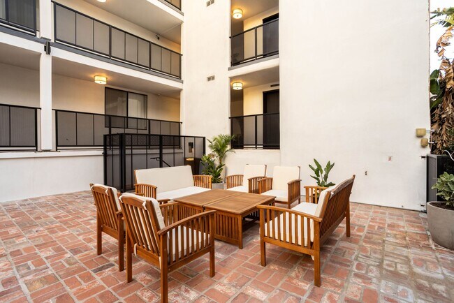 Photo - Larrabee Square Apartments