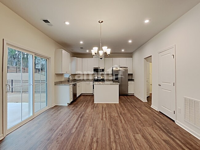 Photo - 5050 Twin River Dr