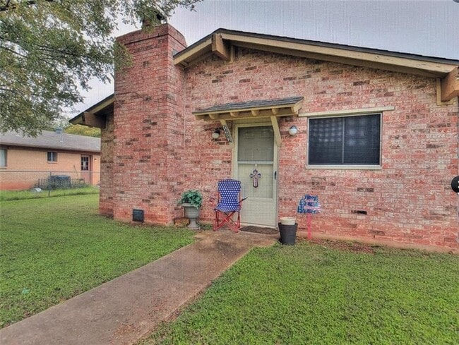 Photo - 2404 Cottonwood Dr