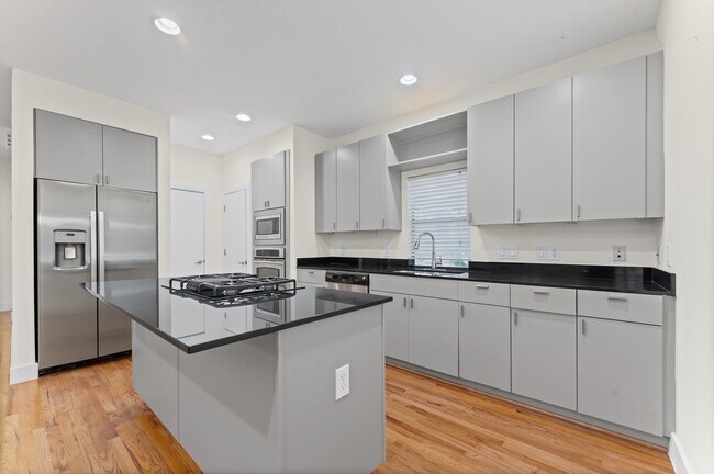 Photo - 2202 Bastrop St