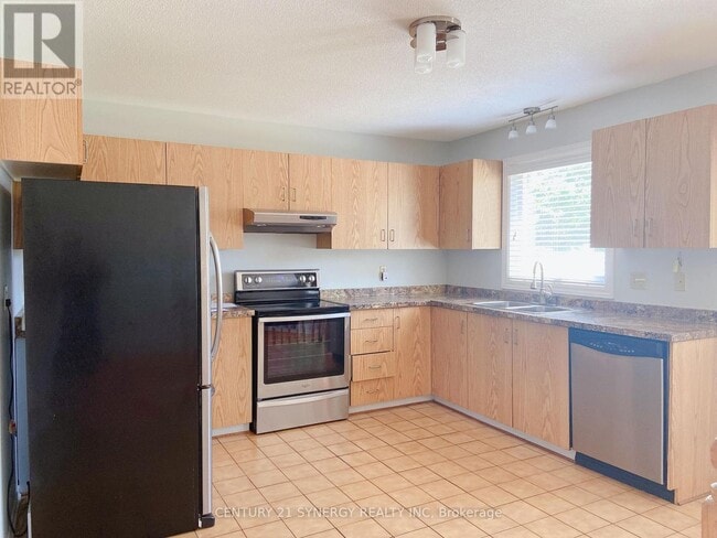 Photo - 3457 Wyman Crescent