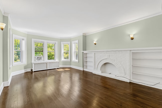 Photo - 5742 N Francisco Ave Unidad 2