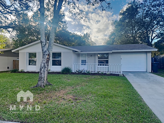 Building Photo - 2233 Selkirk St