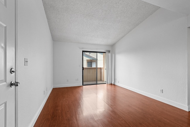 Photo - 3859 Annadale Ln Unidad 14