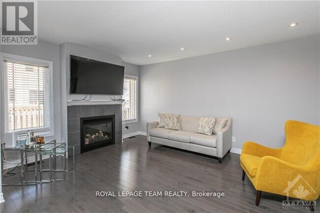 Photo - 257 Gossamer St