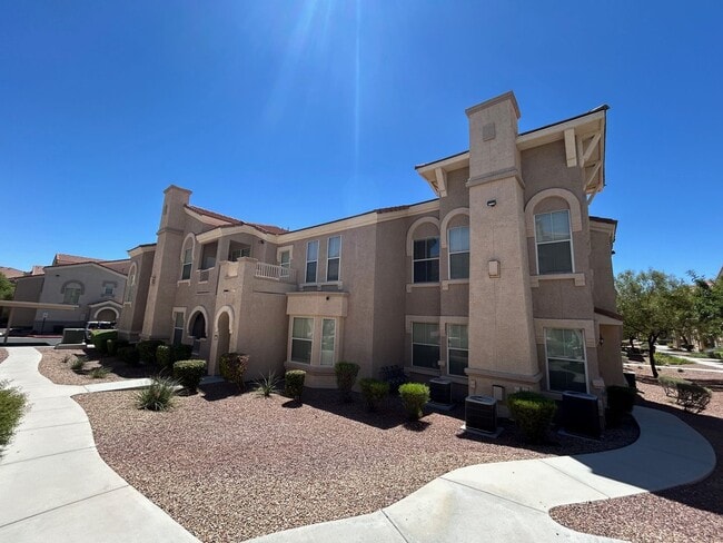 Building Photo - GREAT 2 BEDROOM CONDO IN NORTHWEST GATED C...