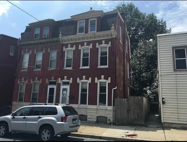 Building Photo - 108 S 4th St