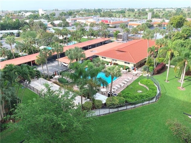 Photo - 2350 NE 14th Street Causeway Unidad 303