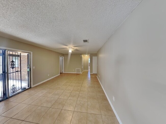 Photo - 950 Turtle Creek Dr S