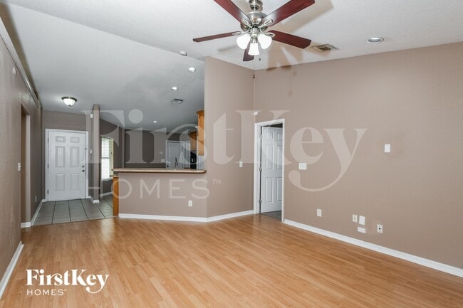 Photo - 325 Crabtree Ave