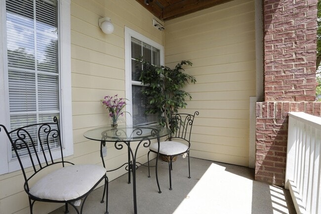 Photo - Signature Pointe