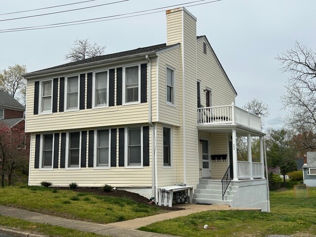 Building Photo - 505 Hawke St Unit 1