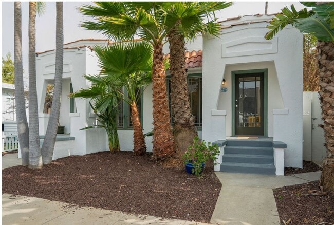 908 Victoria Ave. VENICE CA 90291 - 908 Victoria Ct Unit 908