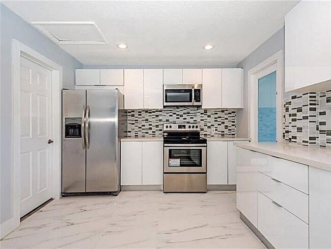 Photo - 5770 NE 18th Ave