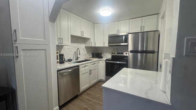 636 NW 13th St Unit 0230
