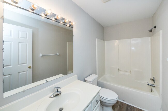 Photo - 814 King Arthur Dr