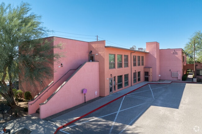 Casitas on East Broadway - Casitas on East Broadway