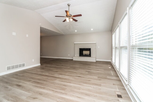 Photo - 700 Gregory Manor Dr SW