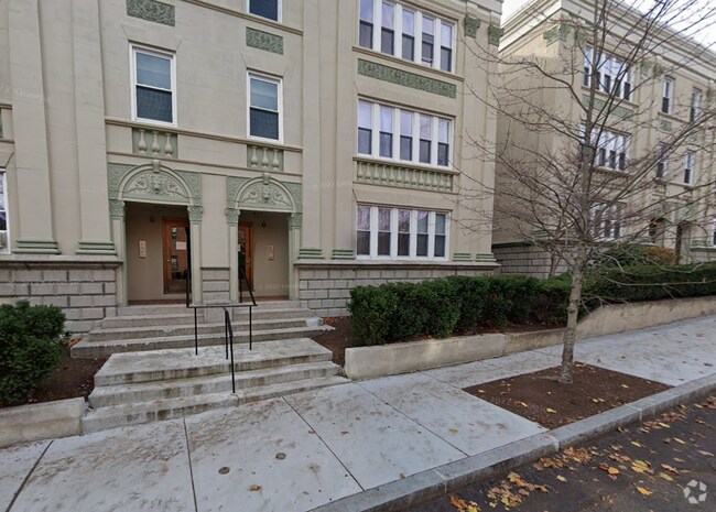 Building Photo - 72 Egmont St Unit 1 Rental