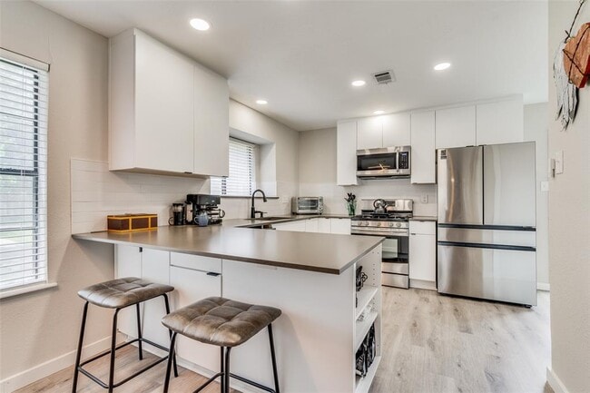 Building Photo - 12325 Los Indios Trail Unit 6 Rental