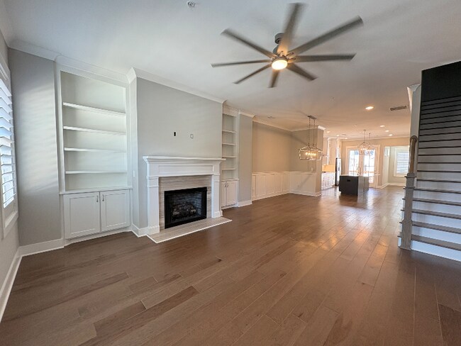 Photo - 1104 Thomas St