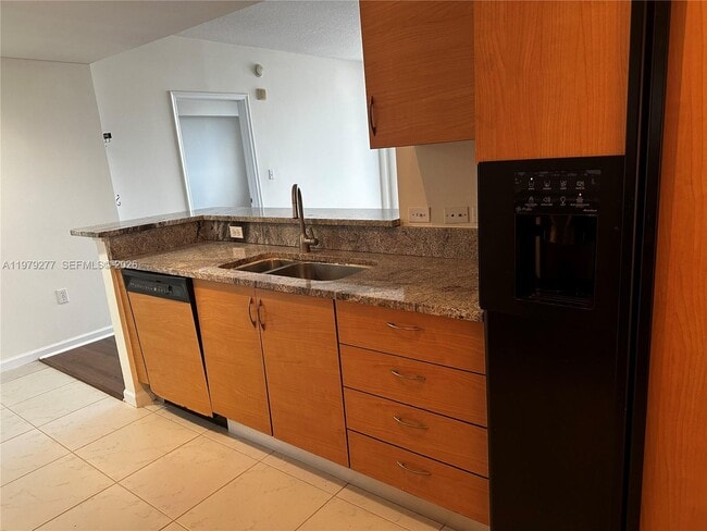 Photo - 18800 NE 29th Ave Unit 914