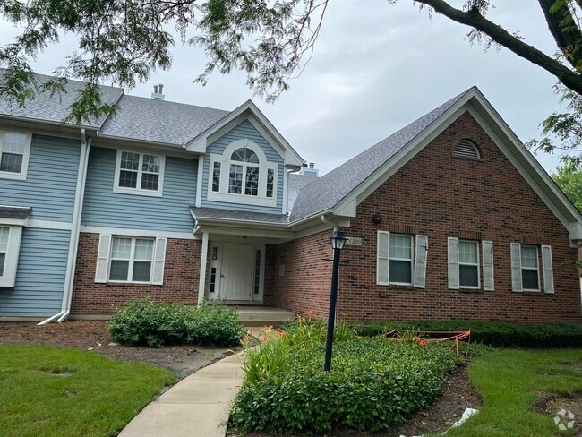 Building Photo - 5S510 Scots Dr Rental