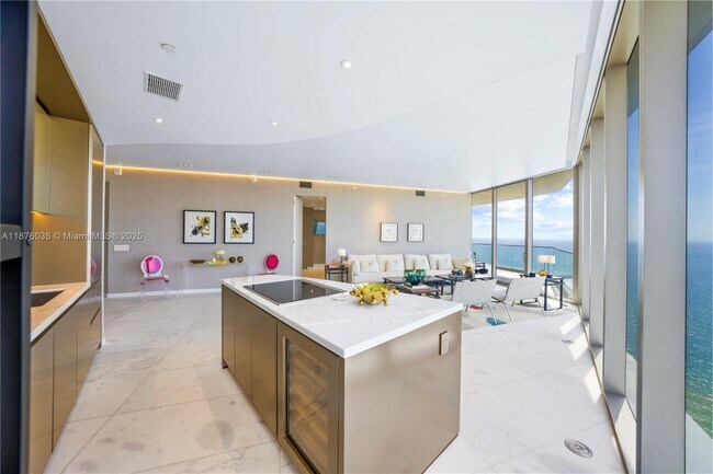 Photo - 18975 Collins Ave Unidad 3404