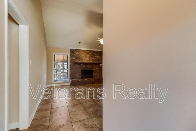 Photo - 2135 Baywood Dr