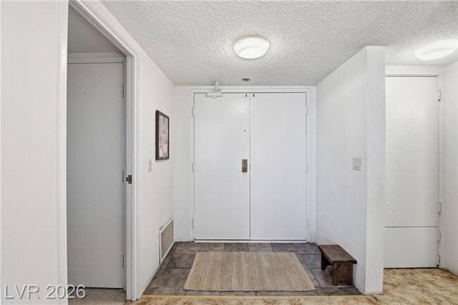 Photo - 205 E Harmon Ave