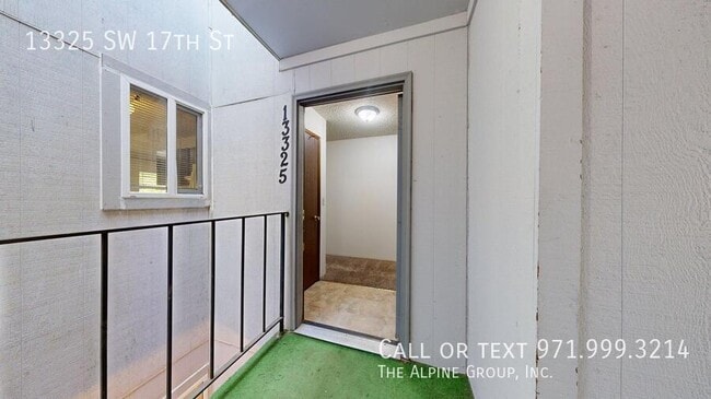 Building Photo - 13325 SW 17th St Rental