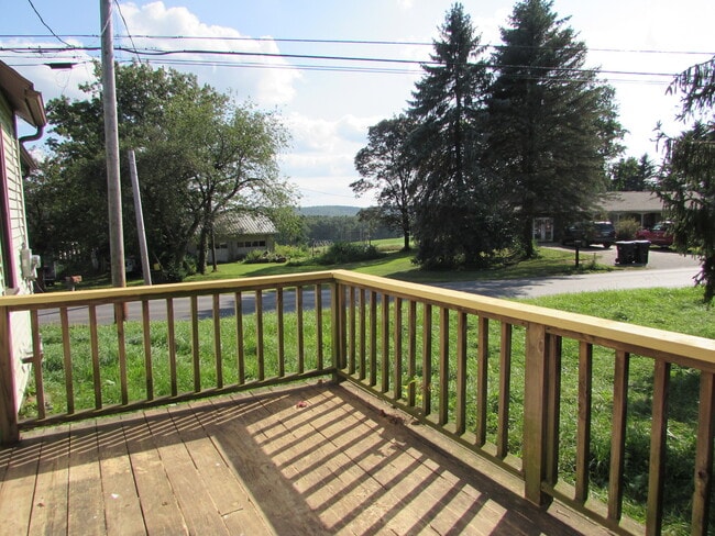 Photo - Home in the Country with Laundry Connections!