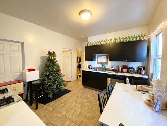 Photo - Calumet Street in Mission Hill - 4Bed Modern $5600