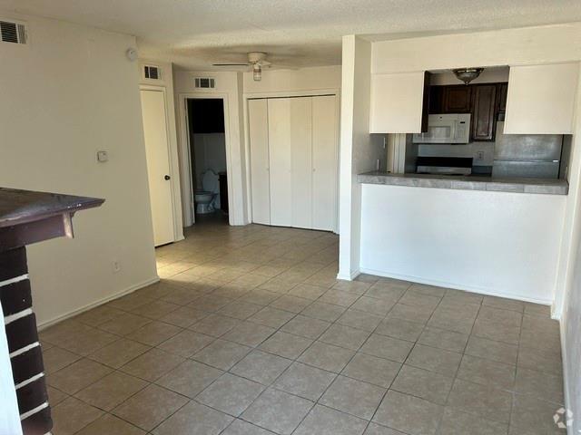 Building Photo - 9520 Royal Ln Unit 206 Rental