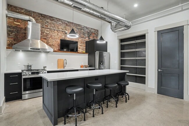 1105 Logan St