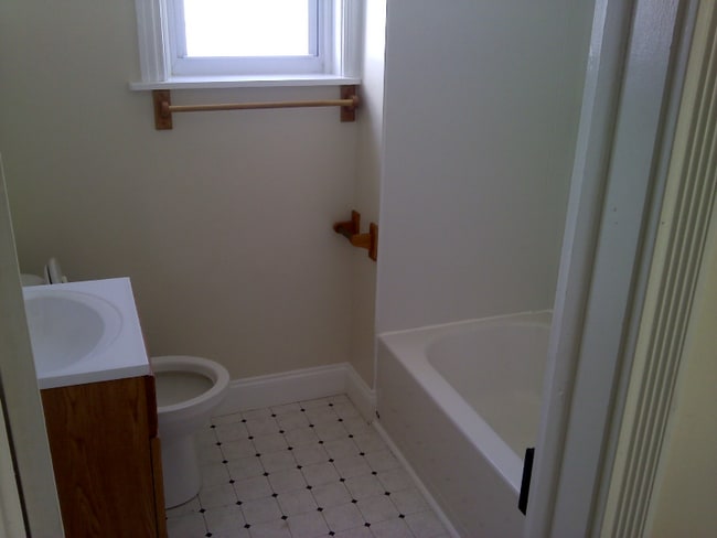 Photo - 220 W Spruce St